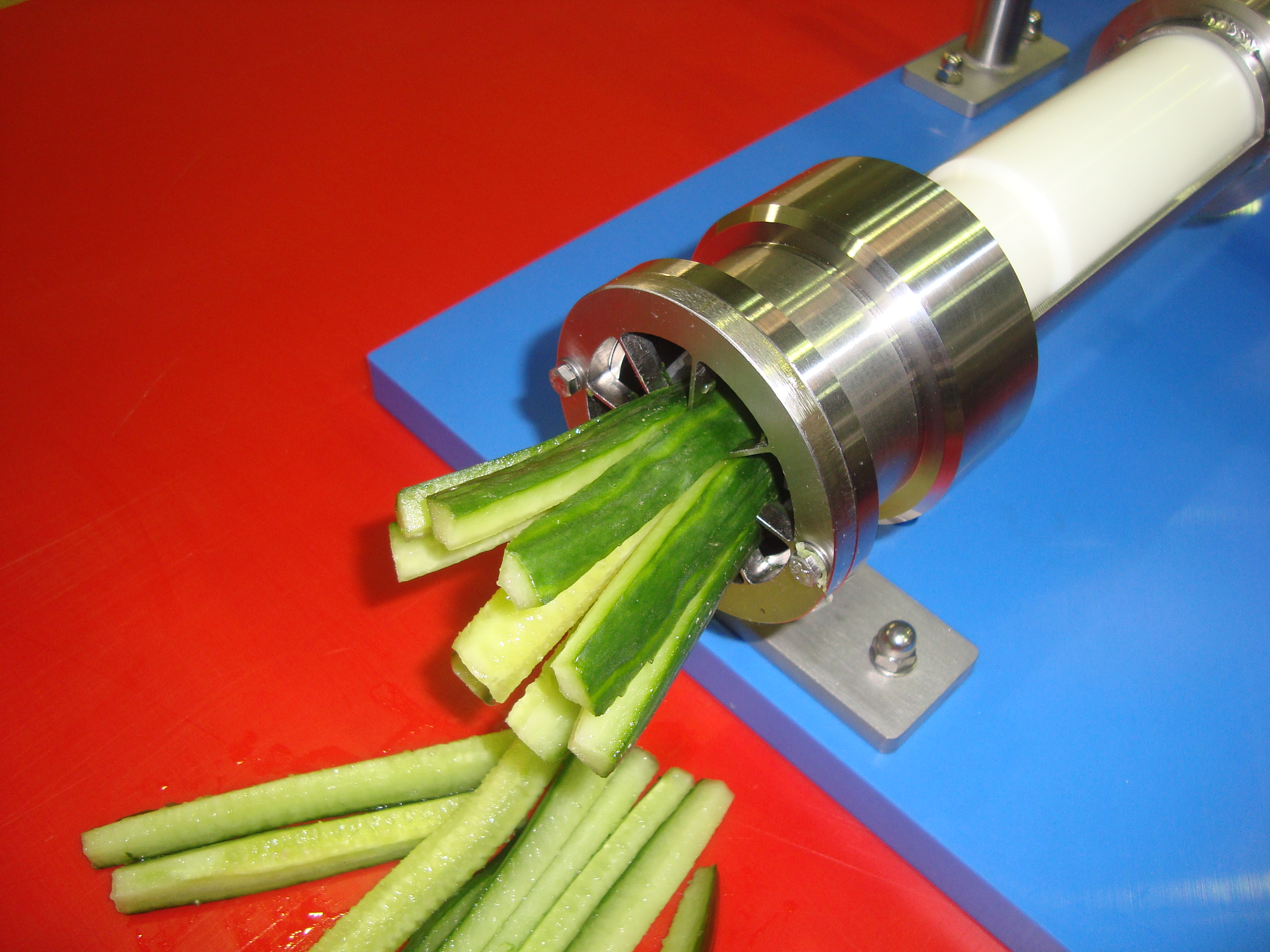 Cucumber Coring & Segmenting Machine